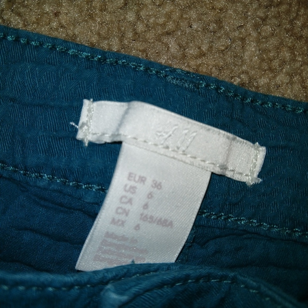 H&M shorts - Picture 3 of 3